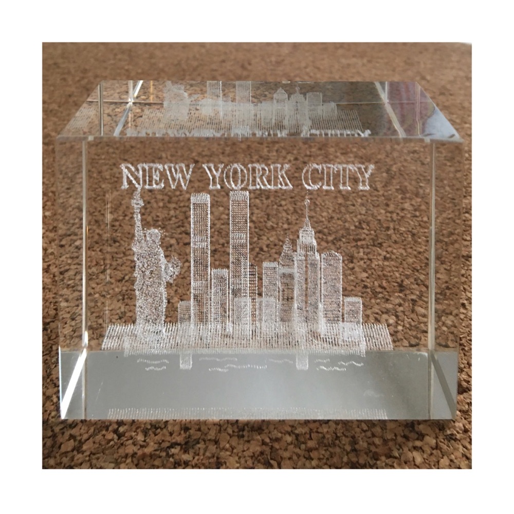 NYC Skyline 3D Glass Paperweight with Twin Towers - Picture 8 of 14